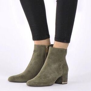 Michael Kors NWOT Sabrina Suede Green Chain Block Booties